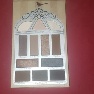 Eyeshadow pallete